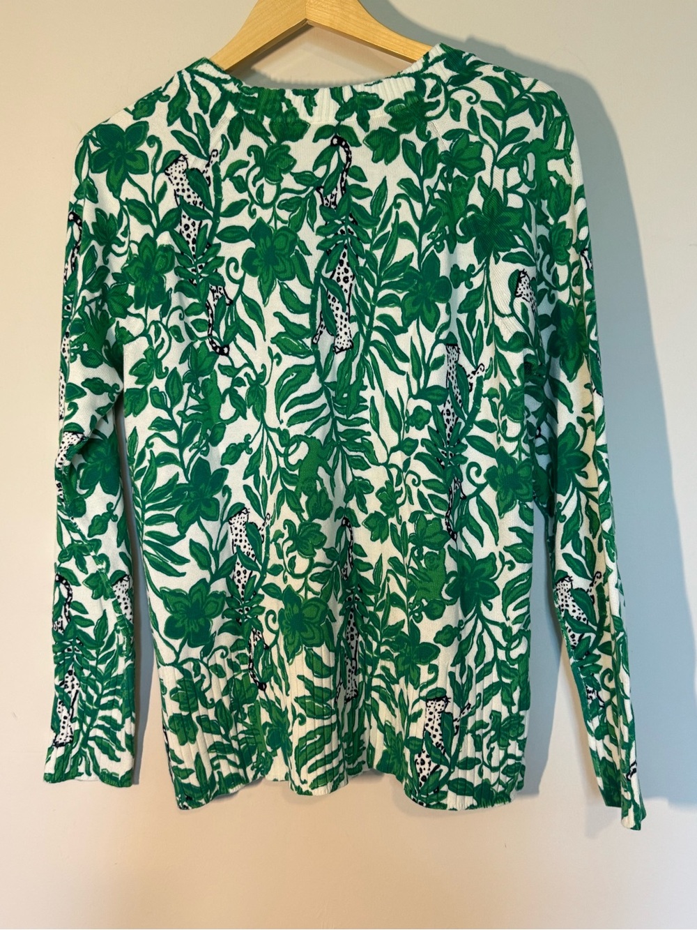NEW Lilly Pulitzer Salima Sweater – Lil Escape Plan Print 🌿🐆 NWT - Picture 5 of 9